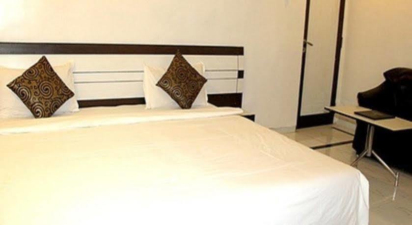 Hotel Sai Kripa Imperial Daman Extérieur photo
